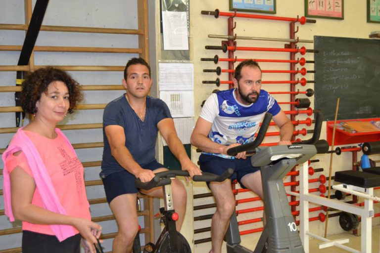 Photos de l'aviron challenge entreprise 2017 : l'équipe de la sarl marquant entrainement