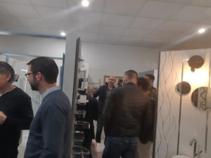photo de la réception dans la salle d'exposition de Partedis.